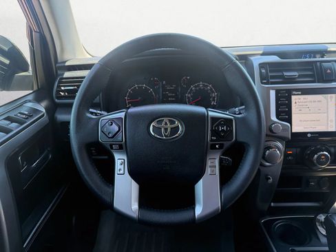 Used 2020 Toyota 4Runner SR5 w/ Convenience Package AWD/4WD image 15