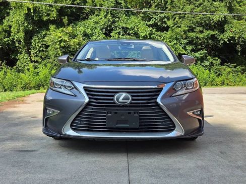 Used 2016 Lexus ES 350 w/ Luxury Package w/Wood Trim FWD image 2