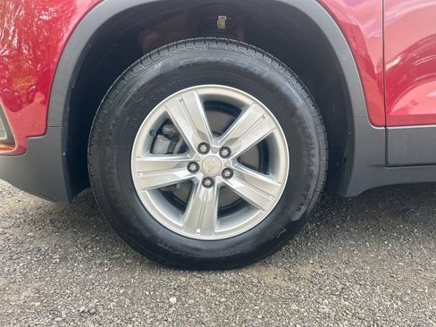 Used 2020 Chevrolet Trax LT AWD/4WD image 18