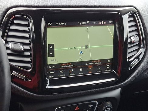 Used 2018 Jeep Compass Limited w/ Navigation Group image 27