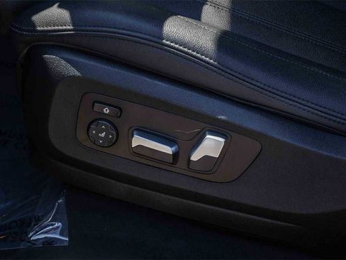 Used 2022 BMW X5 sDrive40i w/ Parking Assistance Package image 24