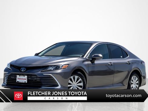 Used 2022 Toyota Camry LE FWD image 1