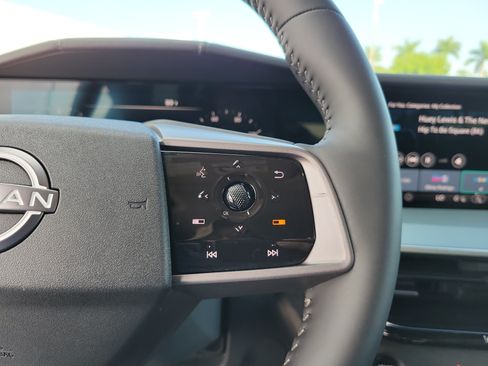 Used 2025 Nissan Murano SL AWD/4WD image 22