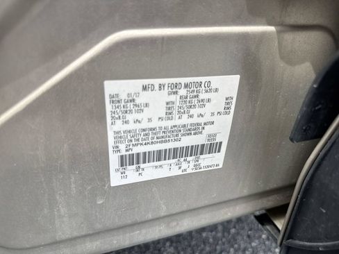 Used 2017 Ford Edge Titanium w/ Equipment Group 302A AWD/4WD image 29
