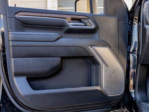 Used 2024 Chevrolet Silverado 3500 High Country w/ Technology Package image 34