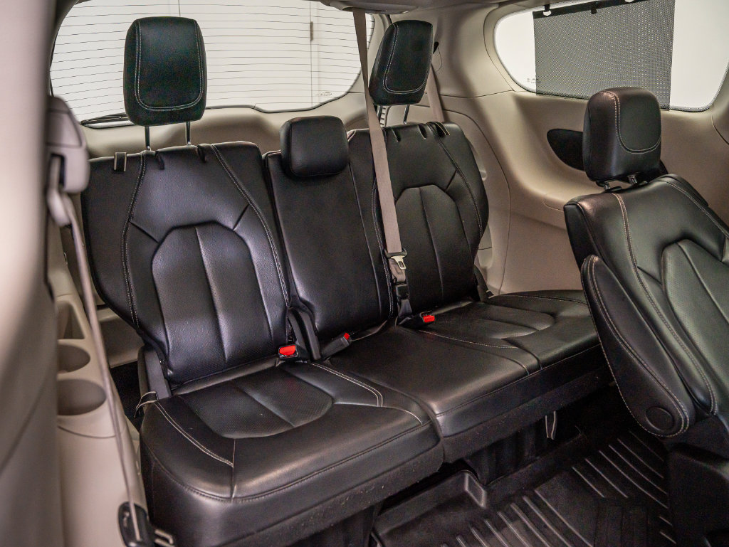 Used 2022 Chrysler Pacifica Touring-L FWD image 41