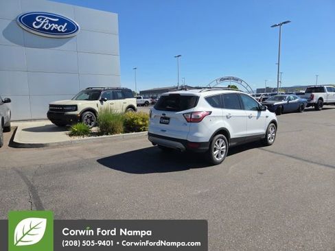 Used 2018 Ford Escape SE w/ Ford Safe & Smart Package AWD/4WD image 7