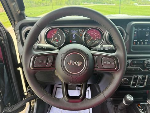 Used 2023 Jeep Wrangler Unlimited Sport AWD/4WD image 27