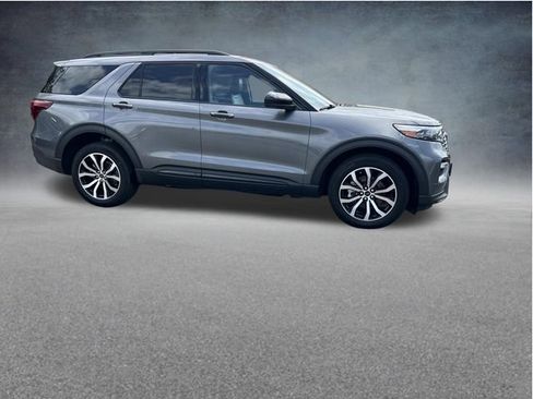 Used 2024 Ford Explorer ST AWD/4WD image 2