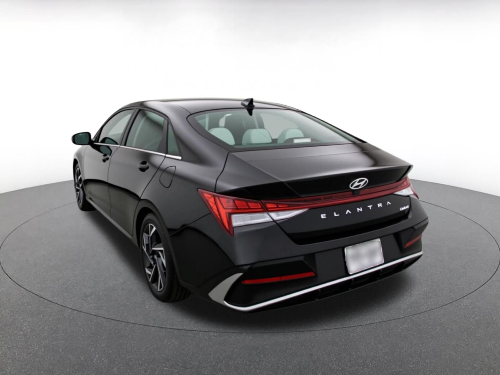 Used 2025 Hyundai Elantra Limited FWD image 6