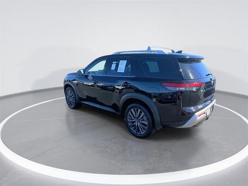 Certified 2024 Nissan Pathfinder SL w/ SL Premium Package image 6