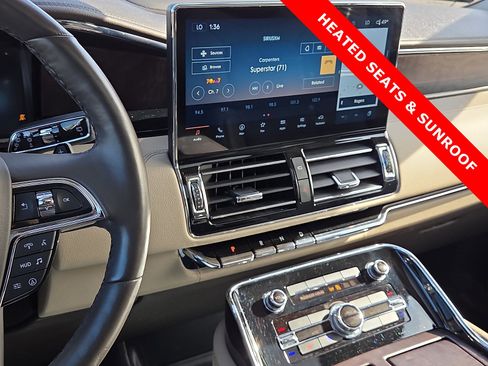 Used 2022 Lincoln Navigator Reserve image 18