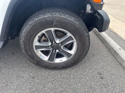 Used 2022 Jeep Wrangler Unlimited Sahara w/ Cold Weather Group image 5