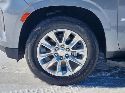 Used 2022 Chevrolet Suburban Premier image 11