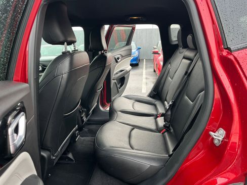 Used 2025 Jeep Compass Limited image 27