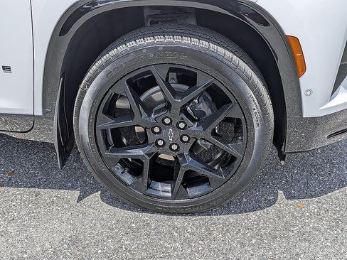 Certified 2024 Chevrolet Traverse RS FWD image 10