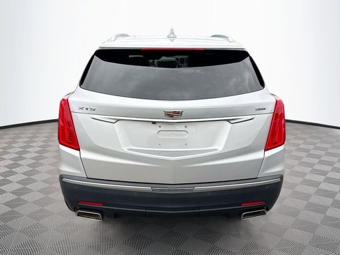 Used 2018 Cadillac XT5 Luxury w/ Driver Awareness Package FWD image 7