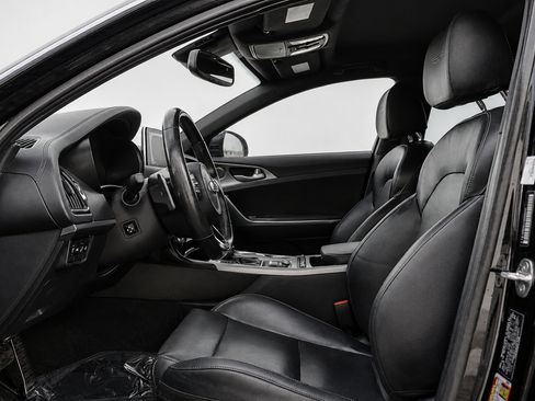 Used 2019 Kia Stinger GT1 RWD image 25