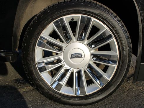 Used 2016 Cadillac Escalade Platinum AWD/4WD image 6
