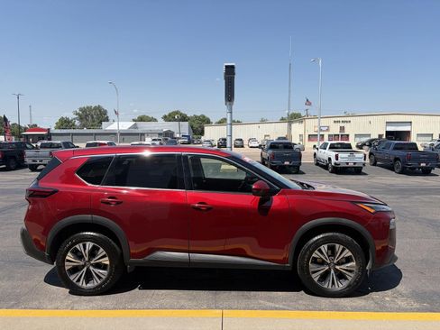 Used 2021 Nissan Rogue SV AWD/4WD image 5