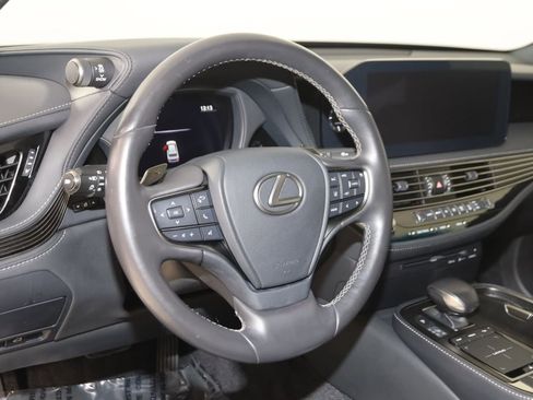 Used 2021 Lexus LS 500 AWD w/ Accessory Package (Z2) image 7