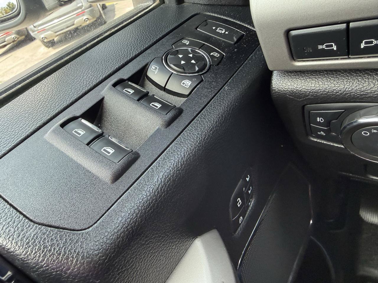 Used 2021 Ford F250 Lariat w/ Chrome Package AWD/4WD image 30