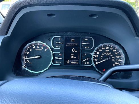 Used 2018 Toyota Tundra SR5 AWD/4WD image 25