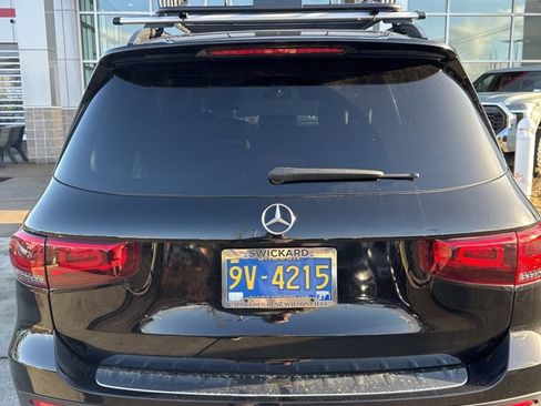 Used 2023 Mercedes-Benz GLB 250 4MATIC image 3