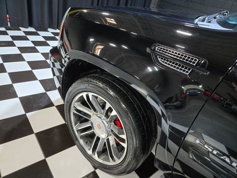 Used 2013 Cadillac Escalade Premium image 13
