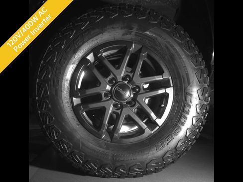 Used 2025 Toyota Tacoma TRD Sport w/ TRD Sport Upgrade Package AWD/4WD image 10