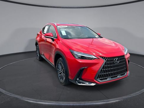 Used 2025 Lexus NX 250 FWD w/ Towing Package (2000 Lbs) image 12