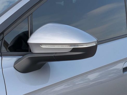 Certified 2023 Volkswagen ID.4 Pro RWD image 9
