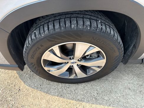 Used 2023 Subaru Ascent Premium w/ Convenience Package AWD/4WD image 6