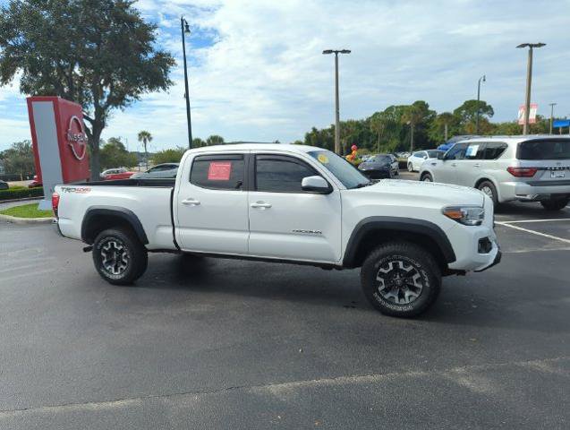 Used 2019 Toyota Tacoma TRD Off-Road AWD/4WD image 2