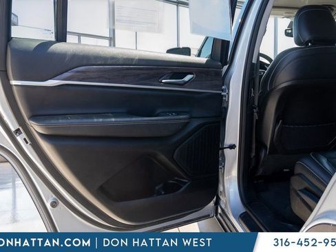 Used 2023 Jeep Grand Cherokee L Limited w/ Trailer Tow Group (B) AWD/4WD image 18