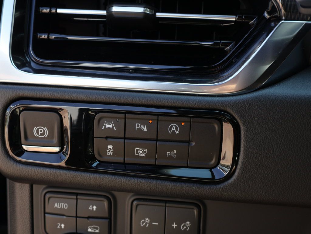 New 2026 GMC Yukon Elevation w/ LPO, Floor Liner Package AWD/4WD image 43