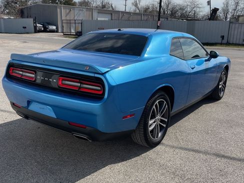 Used 2019 Dodge Challenger SXT w/ Driver Convenience Group image 3