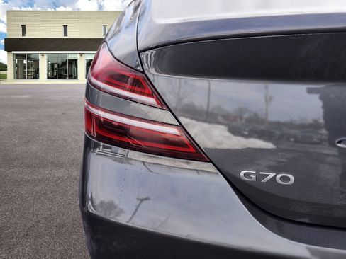 Used 2025 Genesis G70 2.5T image 9