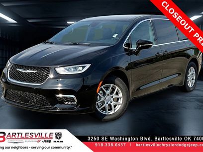 New 2026 Chrysler Pacifica Select