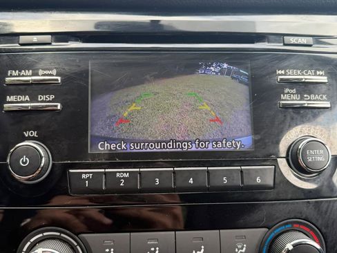 Used 2018 Nissan Rogue Sport S AWD/4WD image 15