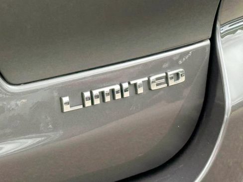 Used 2023 Jeep Grand Cherokee L Limited w/ Trailer Tow Group (B) AWD/4WD image 12