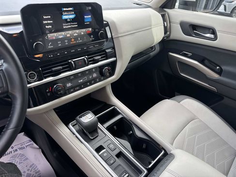 Used 2022 Nissan Pathfinder Platinum w/ Cargo Package image 23