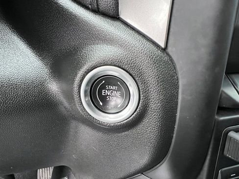 Used 2022 Chevrolet Silverado 2500 LT w/ Convenience Package image 31