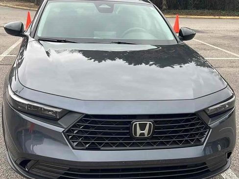 Used 2025 Honda Accord SE image 2