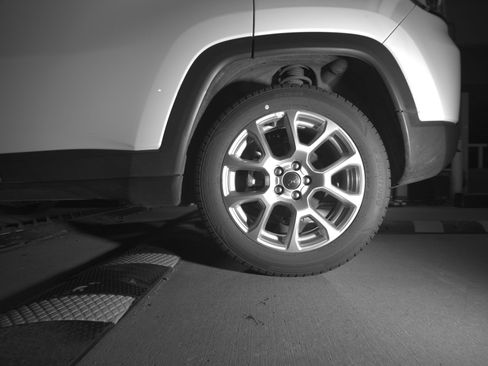 Used 2025 Jeep Compass Limited image 14