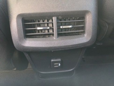 Used 2024 GMC Terrain SLE image 19