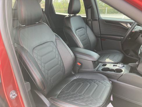 Used 2024 Ford Escape ST-Line Elite w/ Premium Technology Package image 28