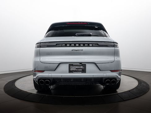 Certified 2026 Porsche Cayenne AWD/4WD image 6