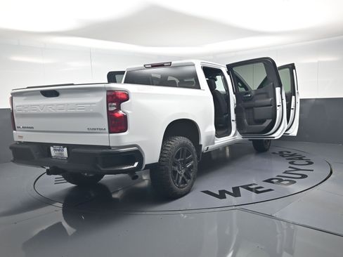 Used 2024 Chevrolet Silverado 1500 Custom Trail Boss w/ LPO, Dark Essentials Package AWD/4WD image 26