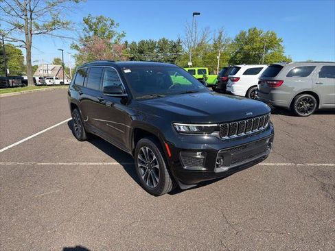 Certified 2023 Jeep Grand Cherokee L Overland w/ Rear Seat Video Group I AWD/4WD image 2
